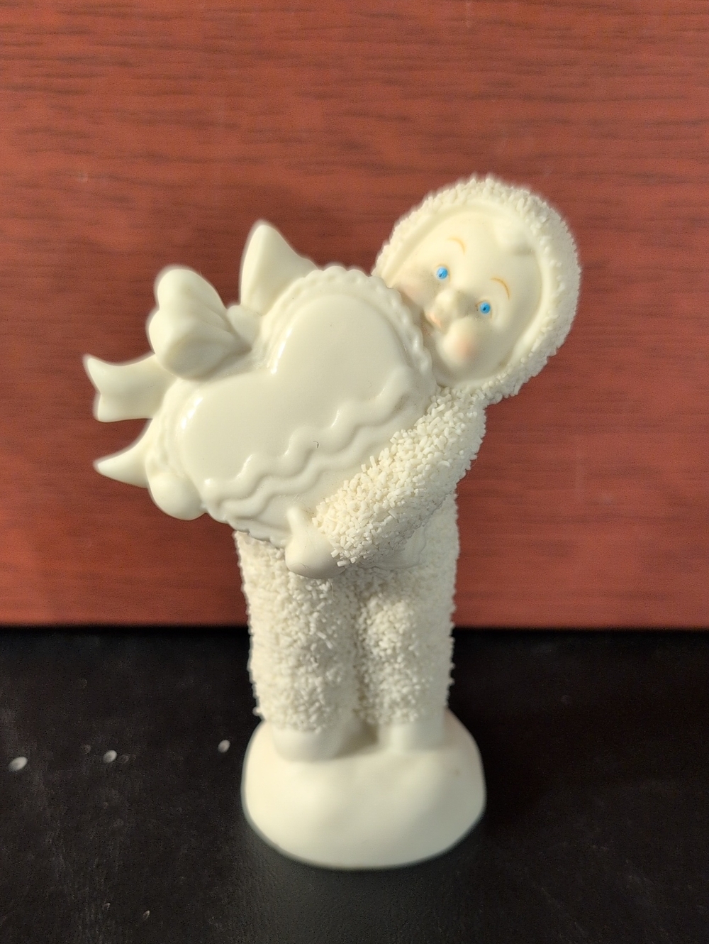 Snowbabies "Give A Little Heart" Figurine